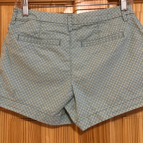 🏖Old Navy Shorts with flower pattern - Picture 2 of 4